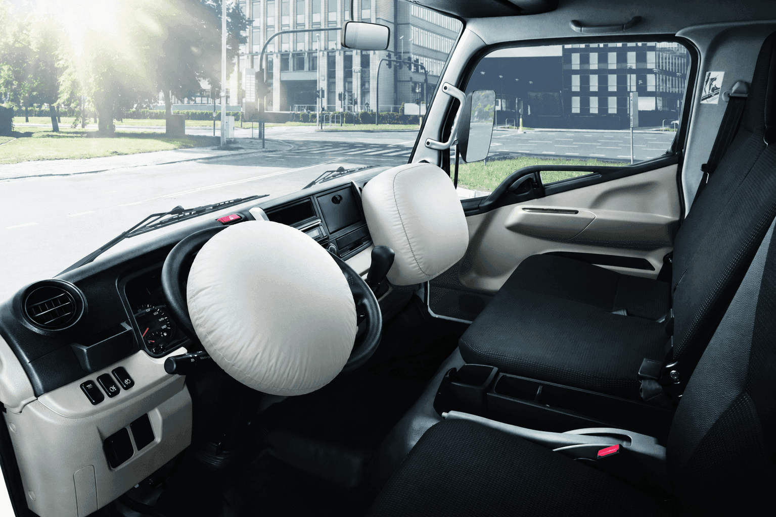 Dual airbag system 